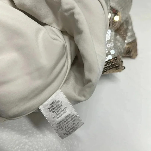 White House Black Market WHBM Mini Dress Sequin Sparkle Chevron Gold White XS - Picture 10 of 12